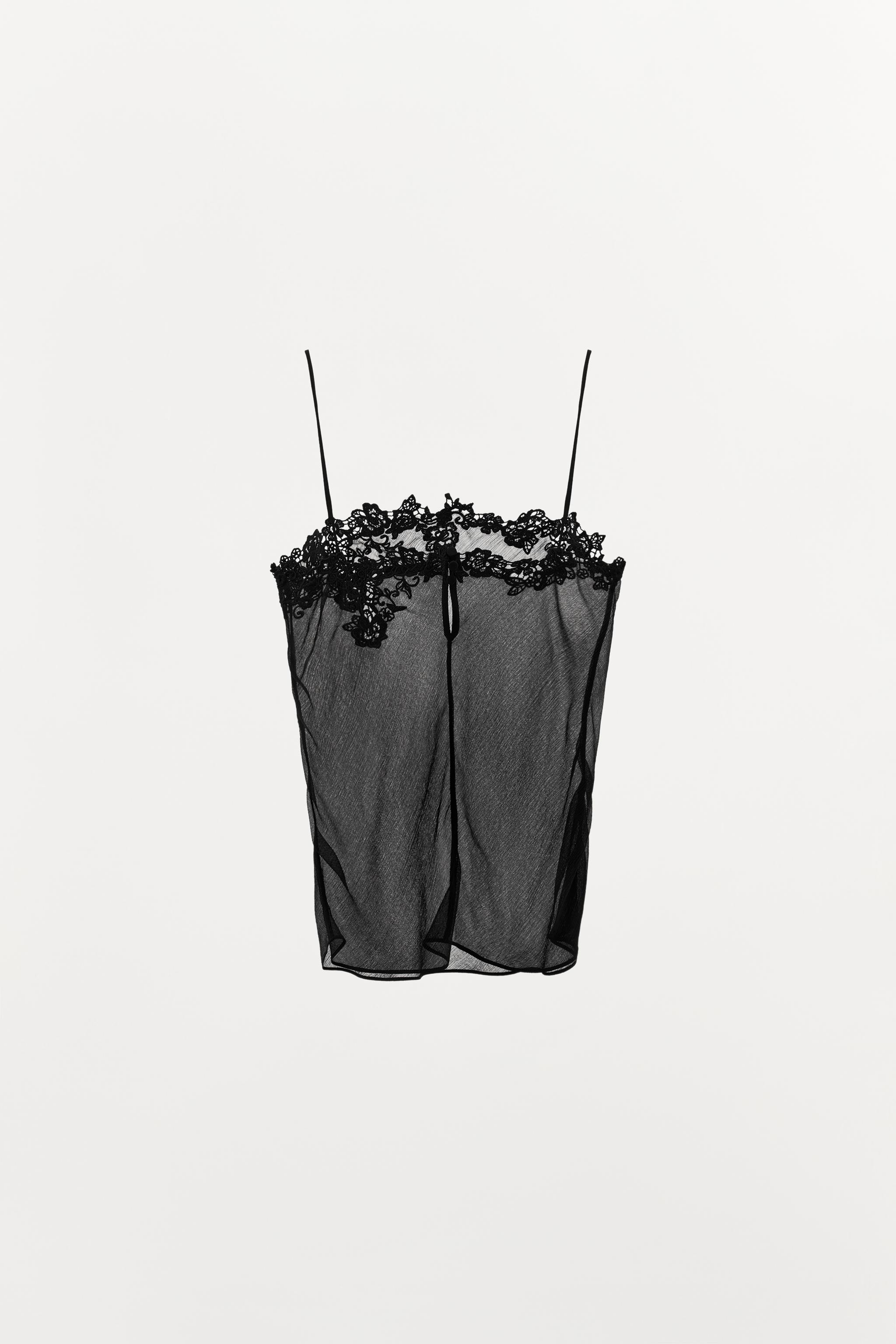 TOP EN CRÊPE GEORGETTE BRODÉ